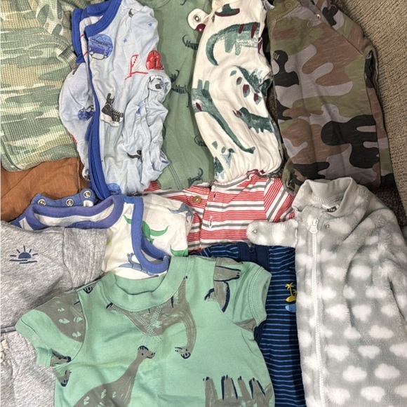 Assorted Baby Clothes (Bundle) - Picture 6 of 7